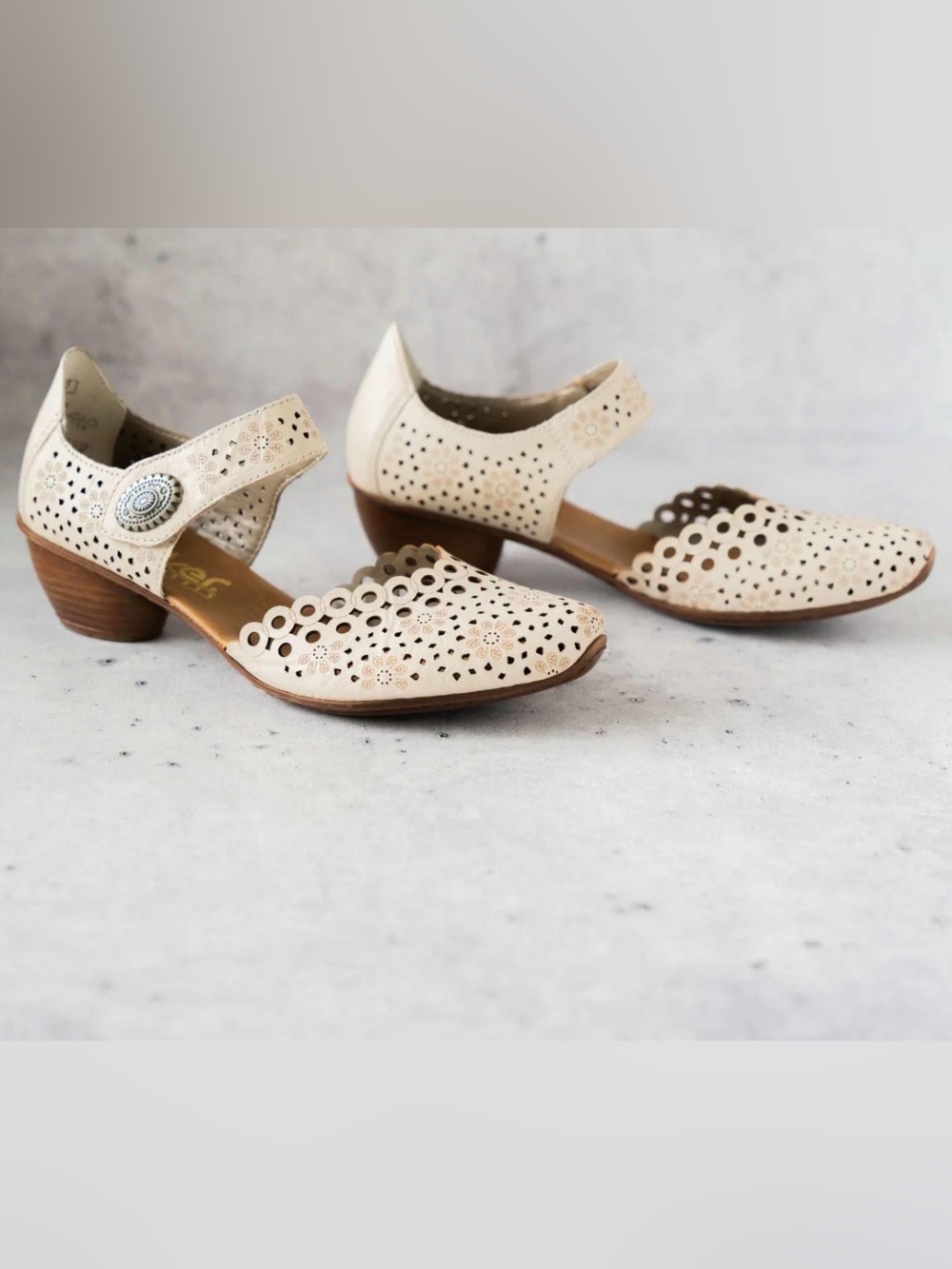 RIEKER Mirjam Mary Jane Heels Cream Cutout Leather 38 Size 7-7.5 classic preppy
